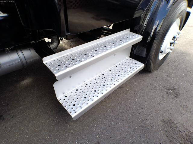 2015 Freightliner M2 106