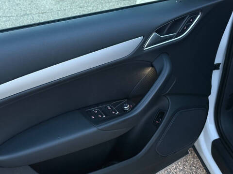 2017 Audi Q3 2.0T quattro Premium