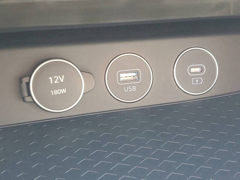 2025 Genesis G70