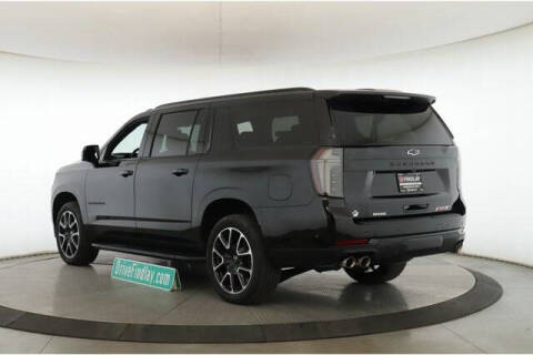 2025 Chevrolet Suburban RST