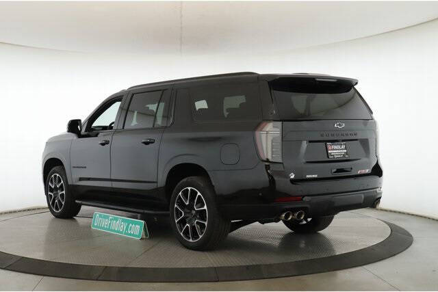 2025 Chevrolet Suburban RST