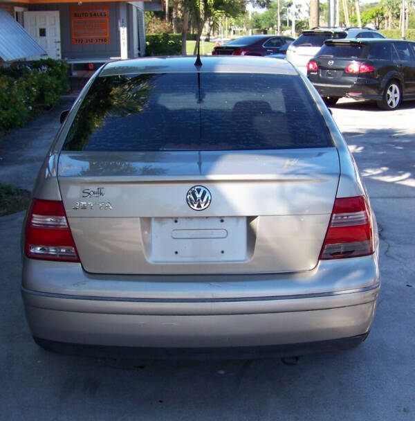 2005 Volkswagen Jetta GLS photo 5