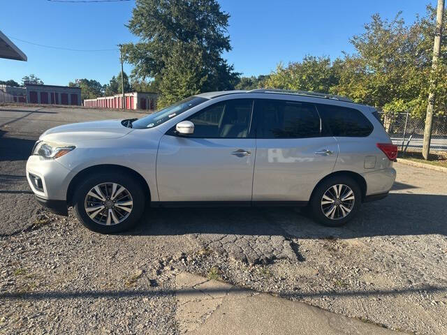 2020 Nissan Pathfinder SV
