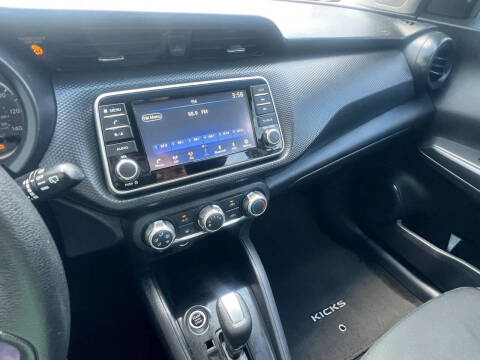 2023 Nissan Kicks S