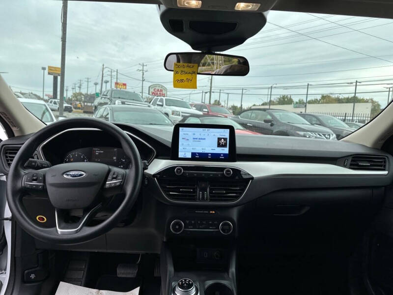 2020 Ford Escape SE
