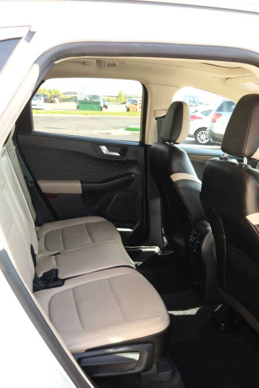 2020 Ford Escape Titanium