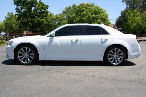 2017 Chrysler 300 Limited