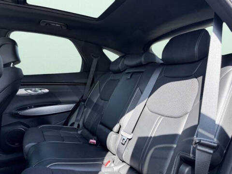 2022 Genesis GV70 2.5T Standard