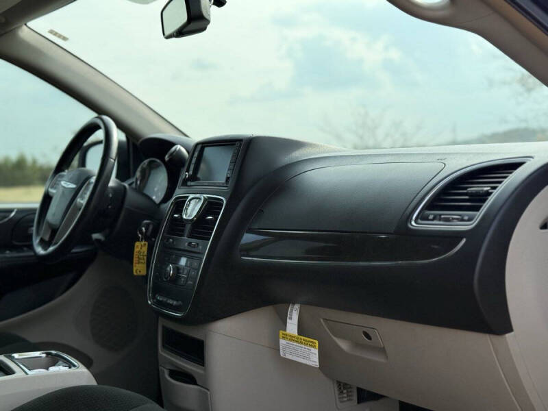 2015 Chrysler Town and Country Touring