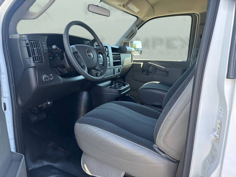 2023 GMC Savana 2500