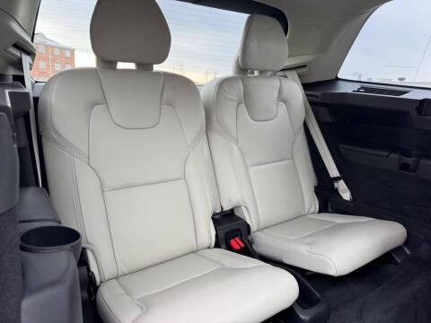 2023 Volvo XC90 Recharge T8 Ultimate Bright Theme 6P