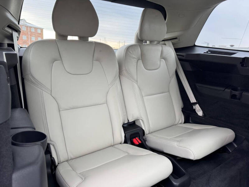 2023 Volvo XC90 Recharge T8 Ultimate Bright Theme 6P