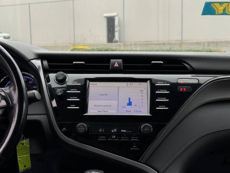 2019 Toyota Camry SE