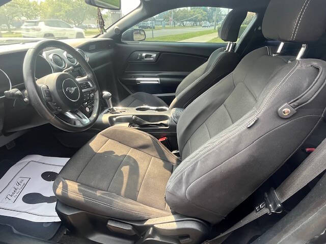 2017 Ford Mustang V6