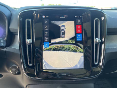 2026 Volvo XC40 B5 Plus