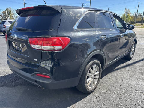 2017 Kia Sorento LX