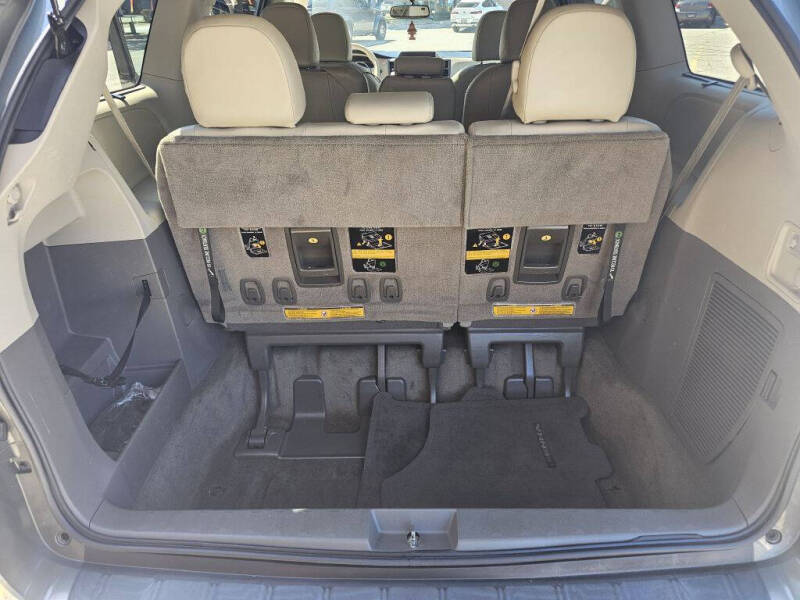 2012 Toyota Sienna