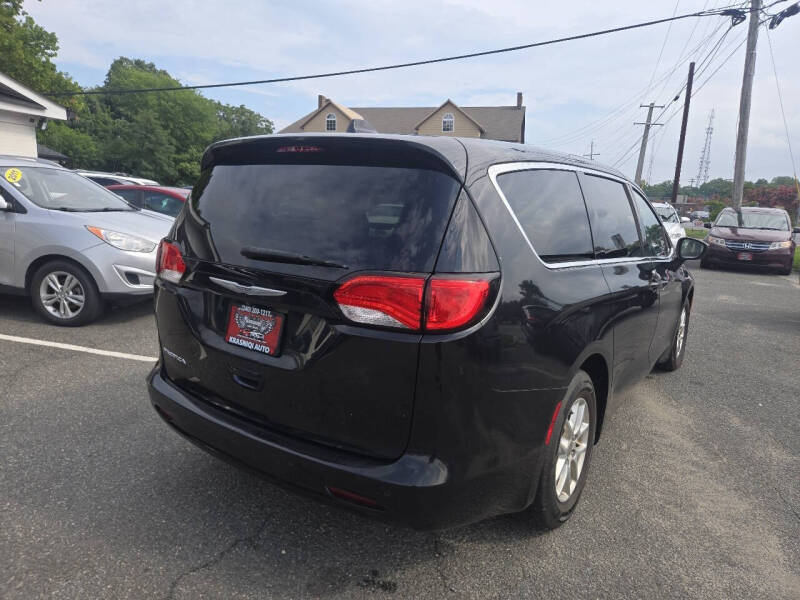 2017 Chrysler Pacifica LX