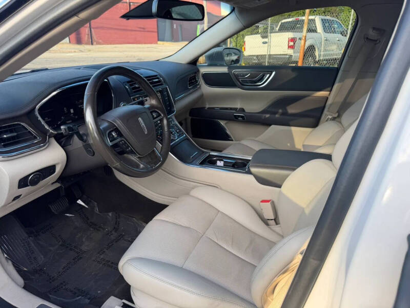 2019 Lincoln Continental Select