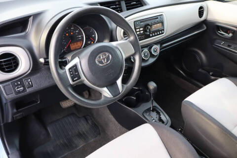 2014 Toyota Yaris 5-Door LE