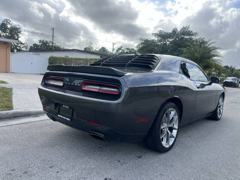 2017 Dodge Challenger SXT