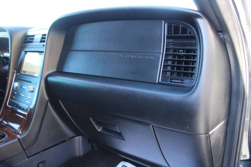 2017 Lincoln Navigator Select