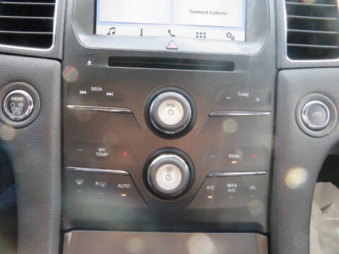 2018 Ford Taurus SEL