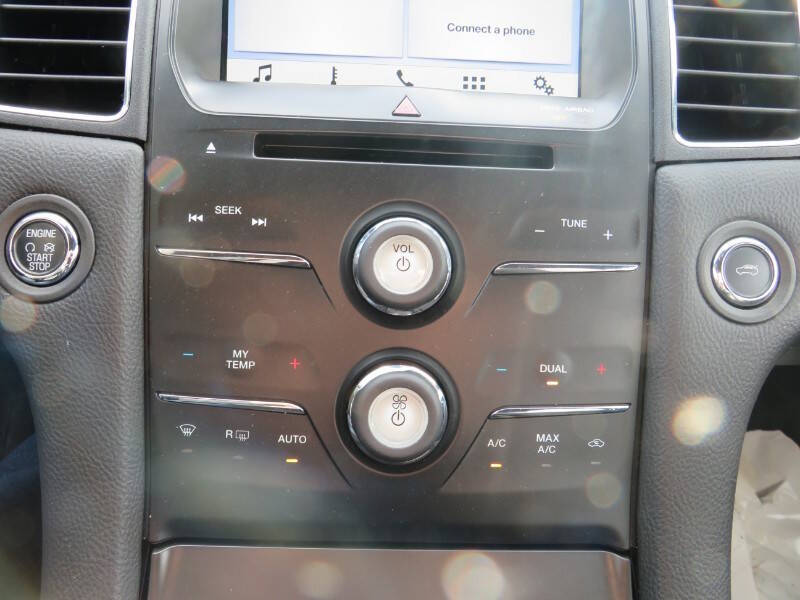 2018 Ford Taurus SEL