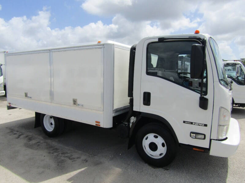 2014 Isuzu NPR-HD