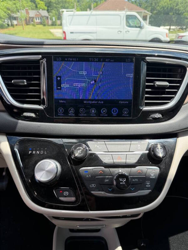 2017 Chrysler Pacifica Touring-L Plus