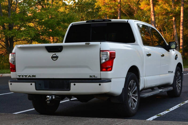 2017 Nissan Titan SV