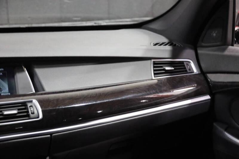 2013 BMW 5 Series 550i xDrive Gran Turismo