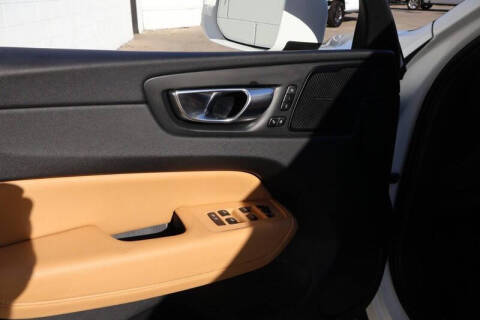 2020 Volvo XC60 T5 Momentum