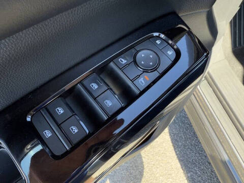 2022 Nissan Pathfinder S
