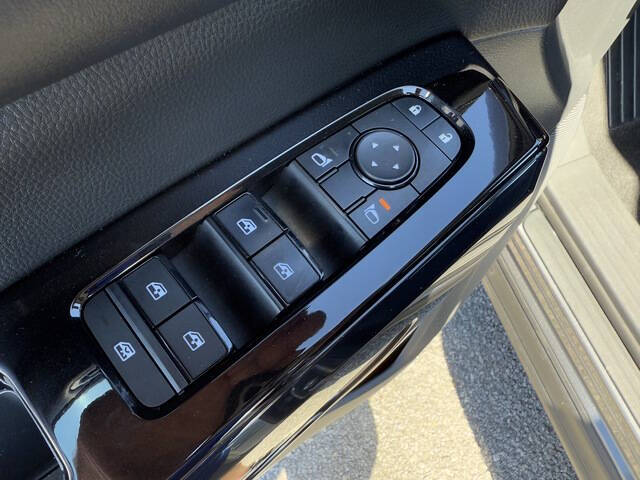 2022 Nissan Pathfinder S