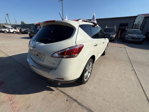 2011 Nissan Murano LE