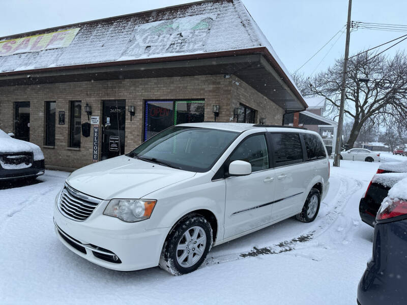 2013 Chrysler Town and Country for sale at Xpress Auto Sales in Roseville MI