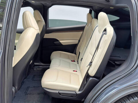 2023 Tesla Model X Standard Range
