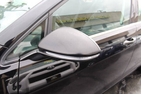 2017 Volkswagen Golf SportWagen