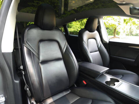 2025 Tesla Model Y Long Range