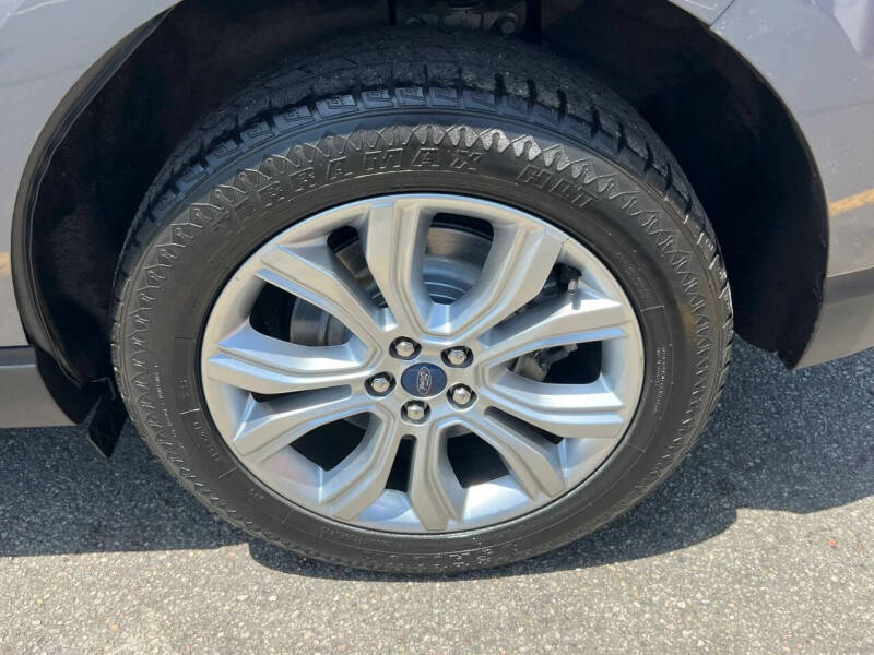 2022 Ford Edge Titanium