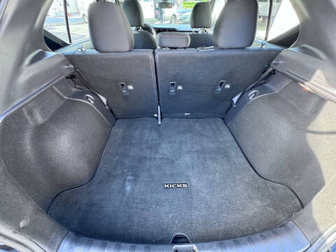 2024 Nissan Kicks SR