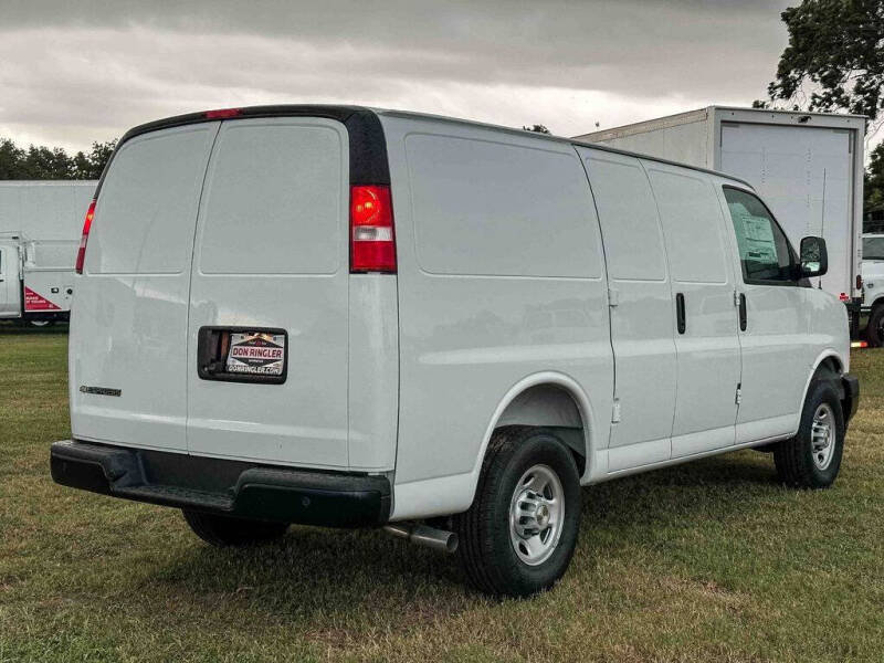 2025 Chevrolet Express 2500