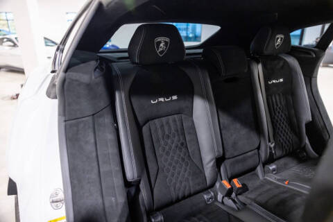 2023 Lamborghini Urus Performante