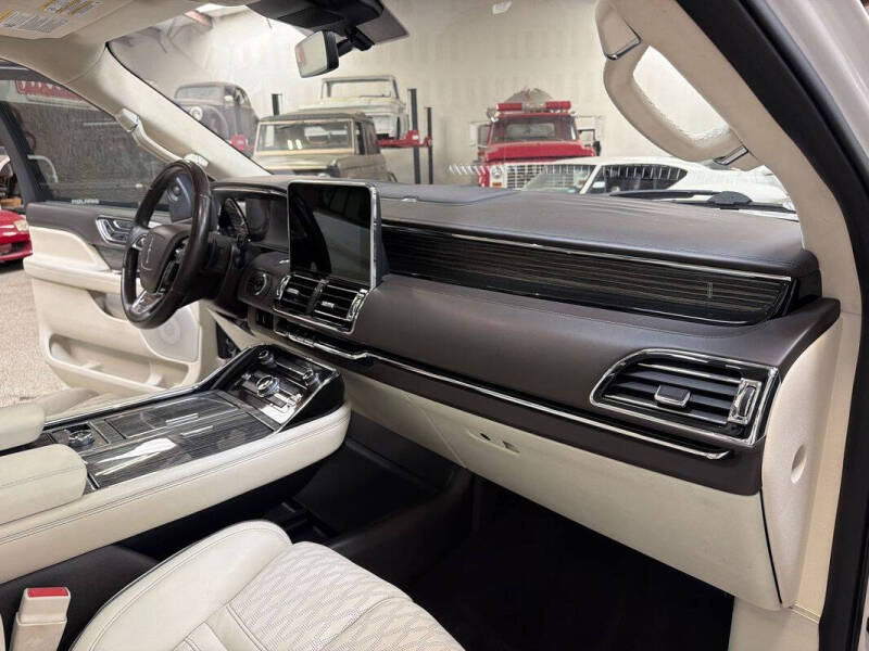 2020 Lincoln Navigator Black Label