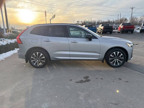 2023 Volvo XC60 B5 Plus Dark Theme