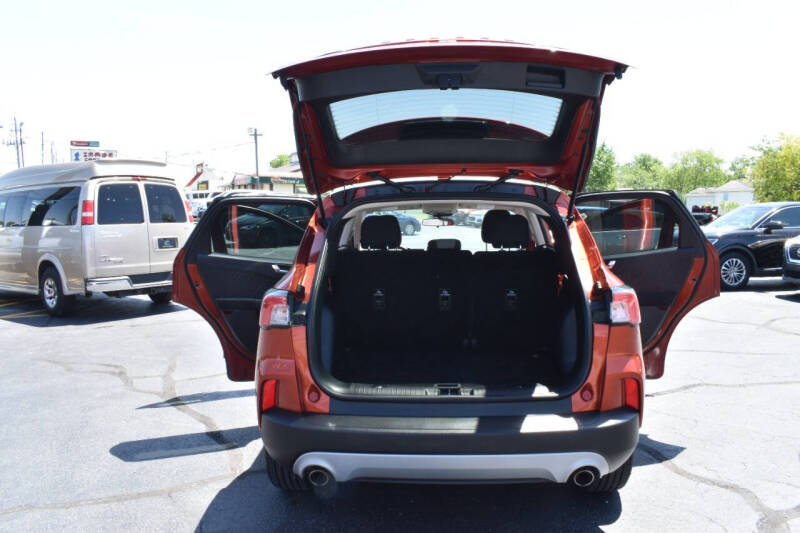 2020 Ford Escape SE