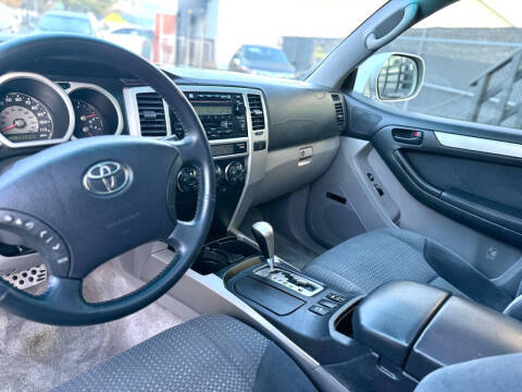 2005 Toyota 4Runner SR5