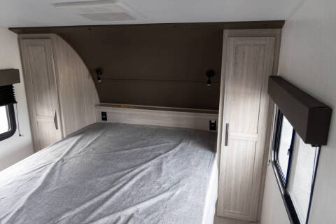 2024 Cruiser RV E-25RK Essence