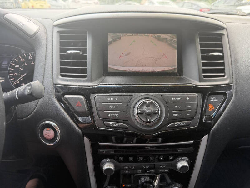2015 Nissan Pathfinder SV
